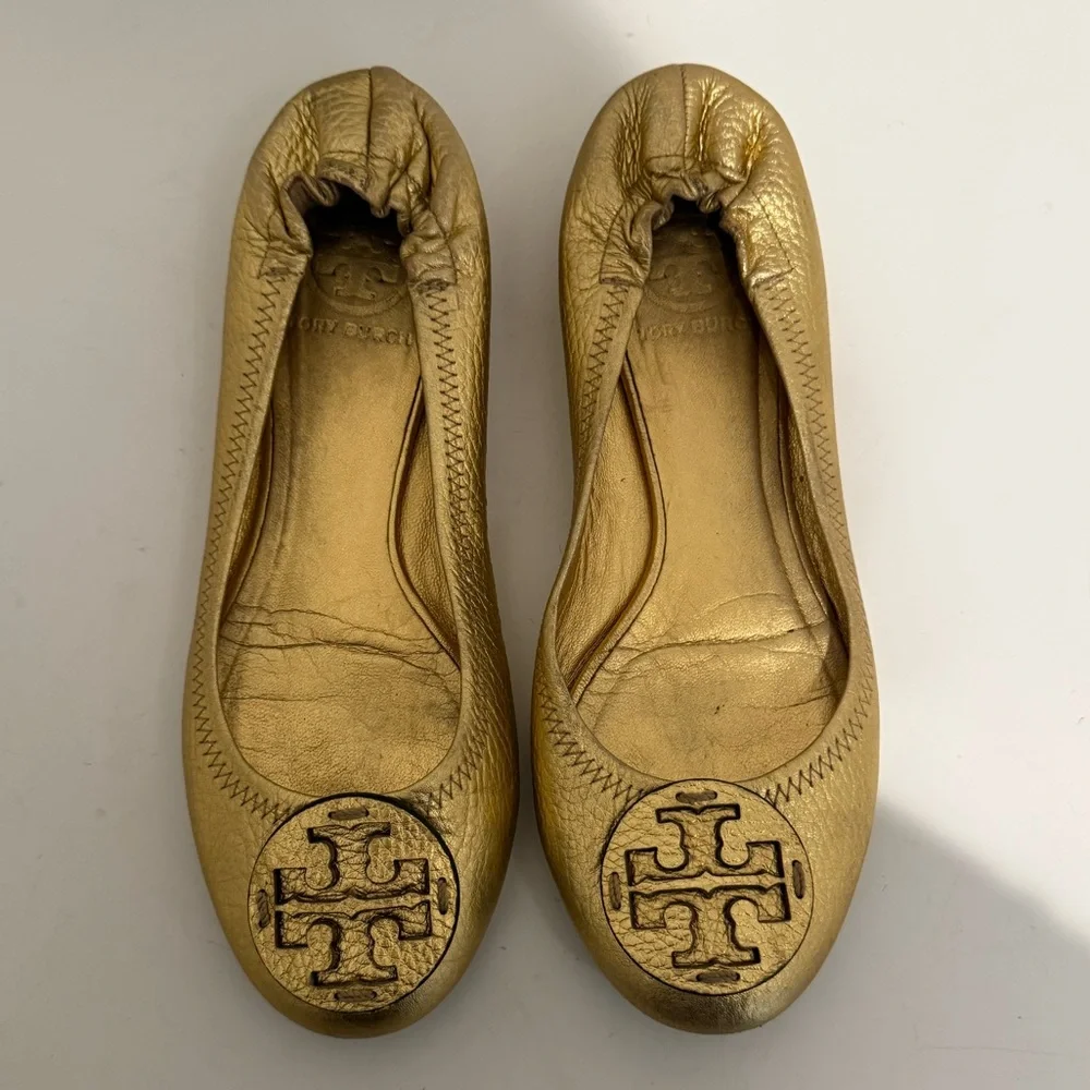 Tory Burch Reva Gold Metallic Ballet Flats Grained Leather Logo Size 7 Y2K